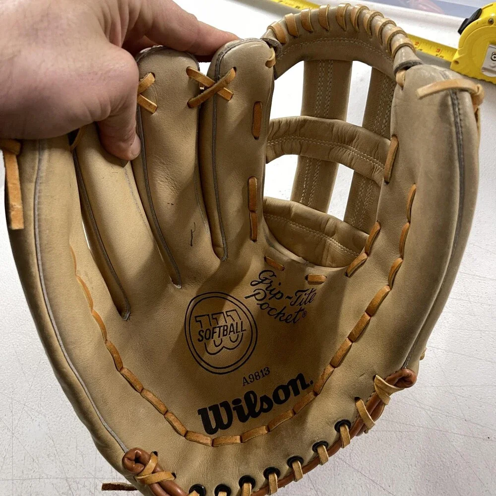 Vintage Wilson Softball Glove Mens 11 Beige Leather Grip-Tite A9813 Hold Tite